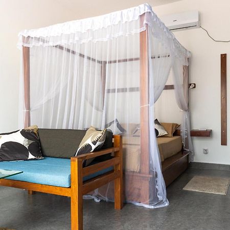Bed and Breakfast Srimany Мірісса Екстер'єр фото